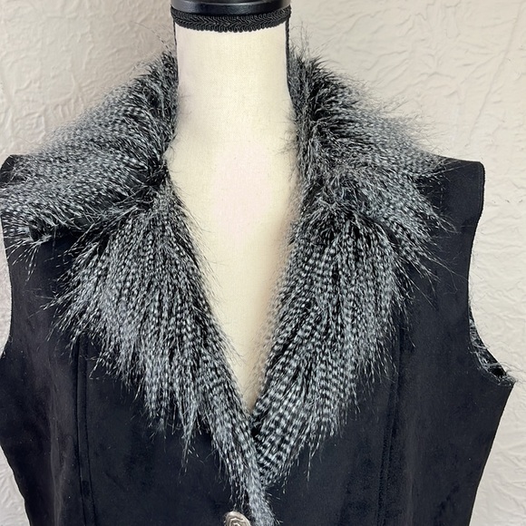 Deborah Murray Faux Fur Lined And Ultrasuede Vest - Picture 3 of 8